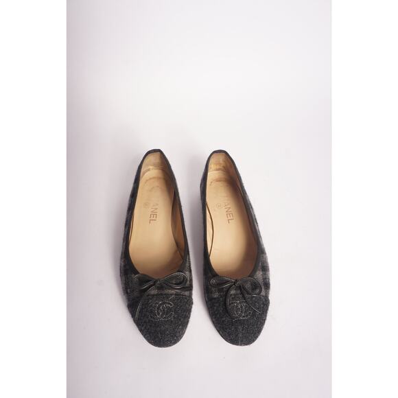 Chanel Grey Tweed Flats - Picture 7 of 8